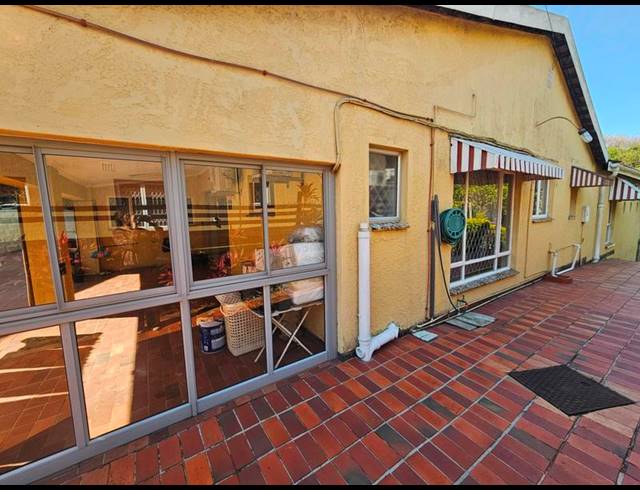 4 BEDROOM HOUSE FOR SALE IN EFFINGHAM HEIGHTS